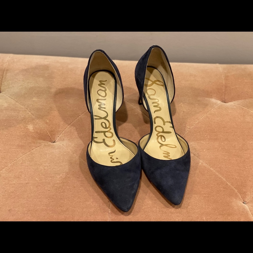 Low heeled shoes